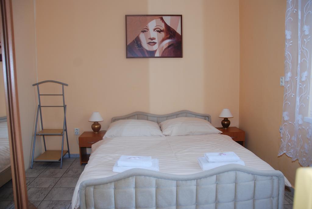Penzion Rotunda Liptovský Mikuláš Buitenkant foto